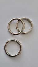 Cargar imagen en el visor de la galería, Argollas Metálicas Niqueladas