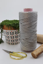 Cargar imagen en el visor de la galería, Cuerda Metalizada Torcida de 3 mm