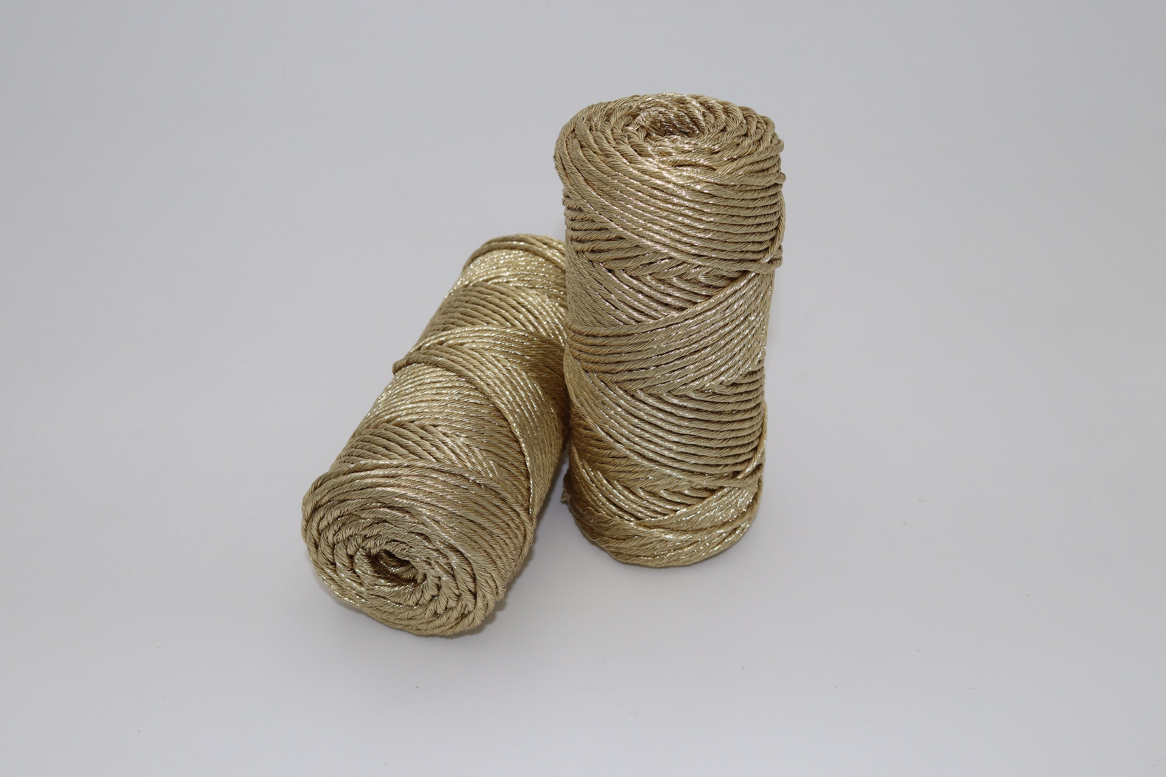 Cuerda Metalizada Gold, Peinada de 3 mm